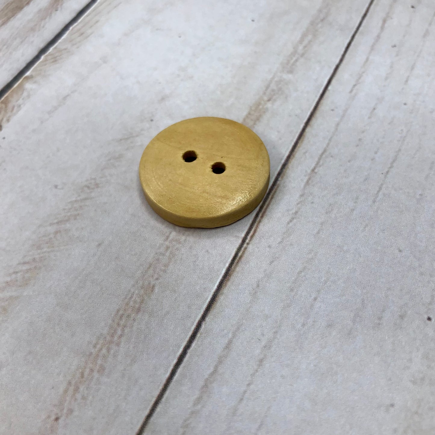 Maple colored Wood Button, Round, 1" - Pack of 4