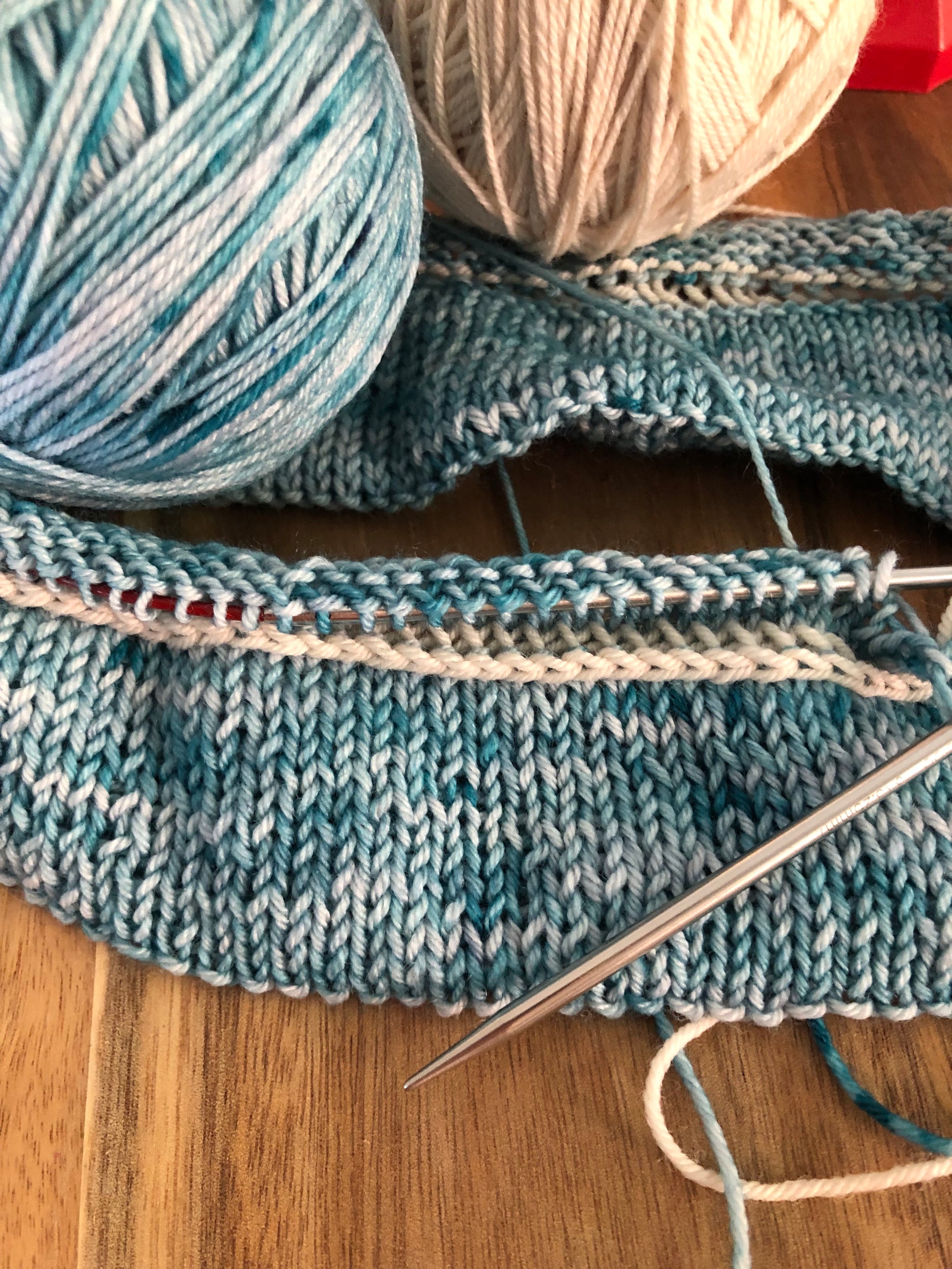 Snowcapped Cowl Knitting Pattern