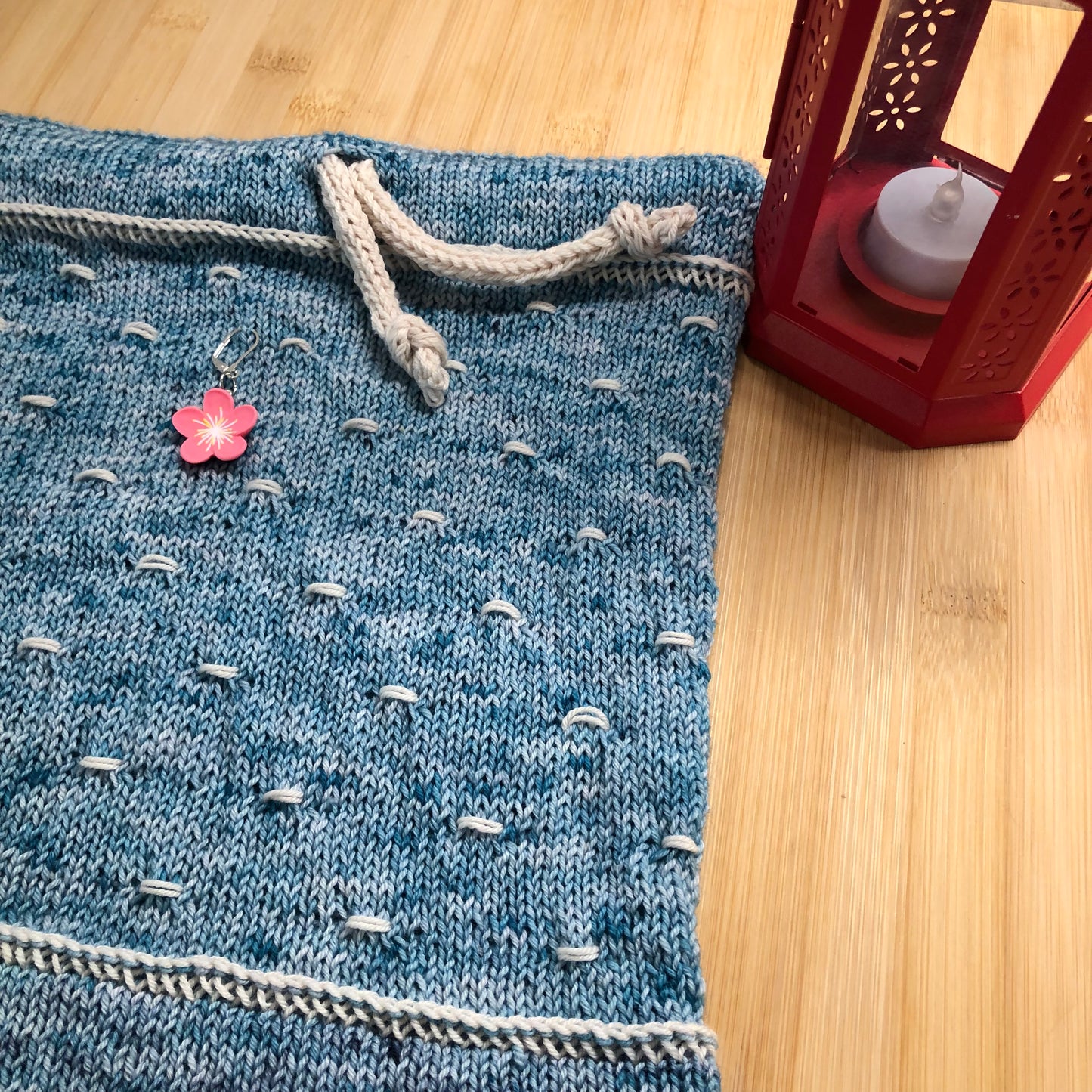 Snowcapped Cowl Knitting Pattern