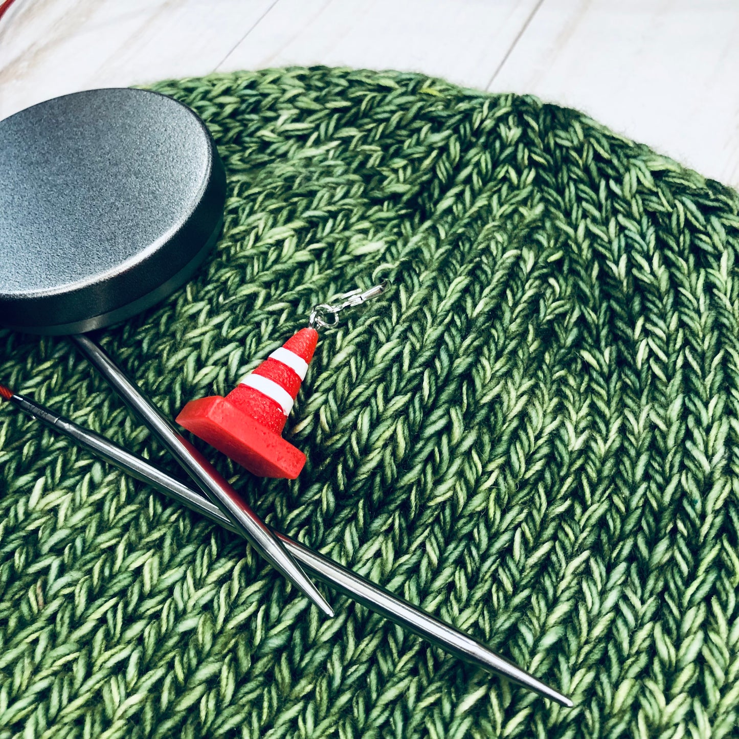 Super Duper Quick Hat Knitting Pattern by Sierra and Pine